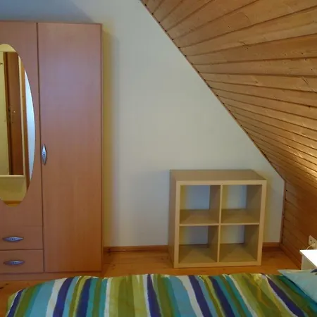 Urlaub Im Historischen Fischerhaus Bodden #77394 شقة